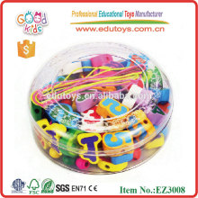 Kinder spielen hölzerne Zahl Perlen Spielzeug mit String